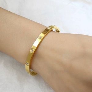 NEW GOLD ROUND DIAMOND BANGLE BRACELET